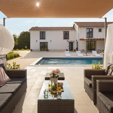 빌라 Roti By Rent Istria