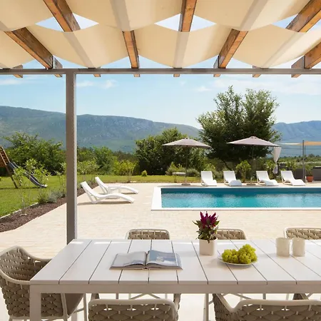 Roti By Rent Istria Kostrcani